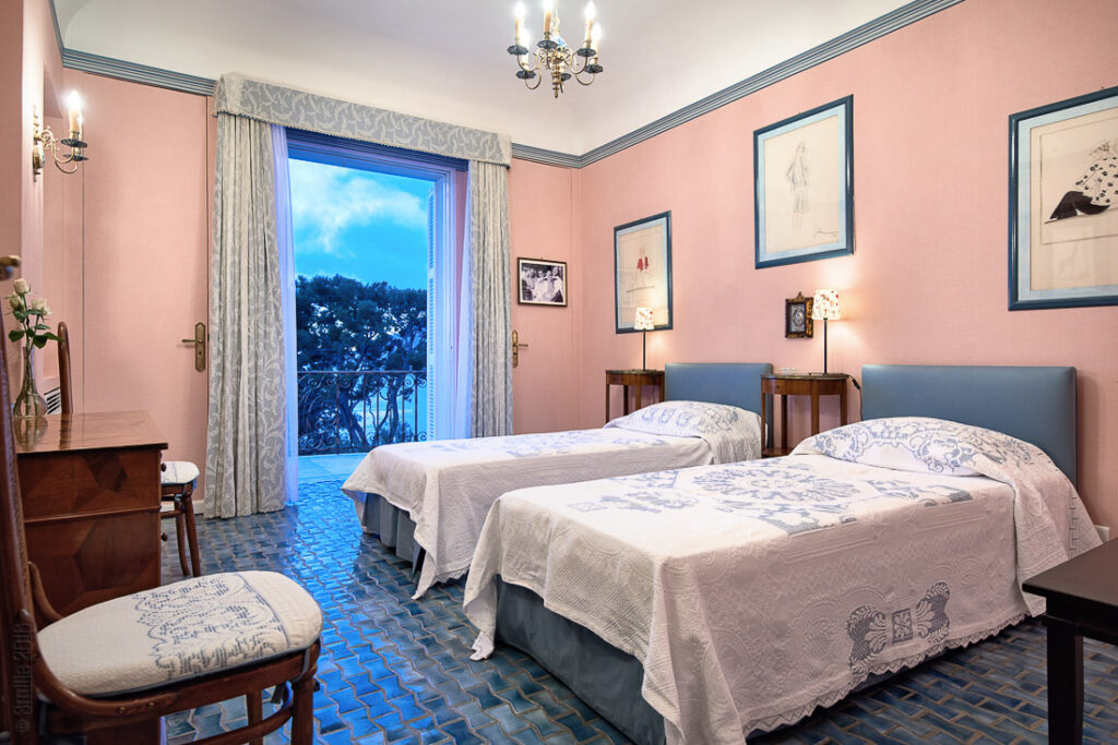 Twin bedroom and a balcony