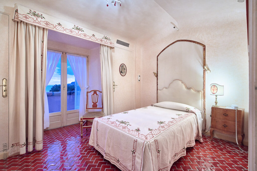 Ample bedroom in Villa Lygie
