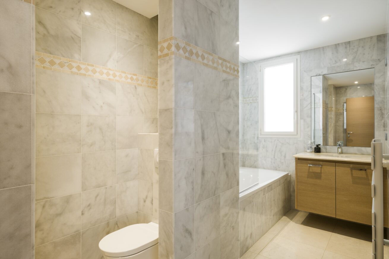 Bathtub in Oiseau Bleu