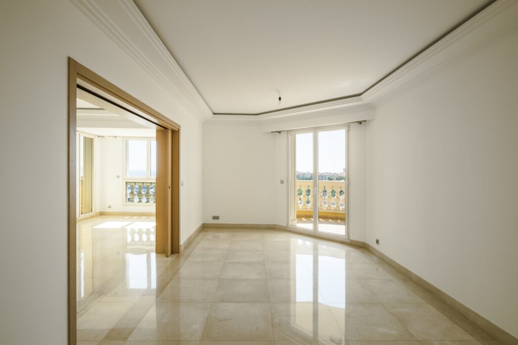 bedroom in apartment for sale in Oiseau Bleu