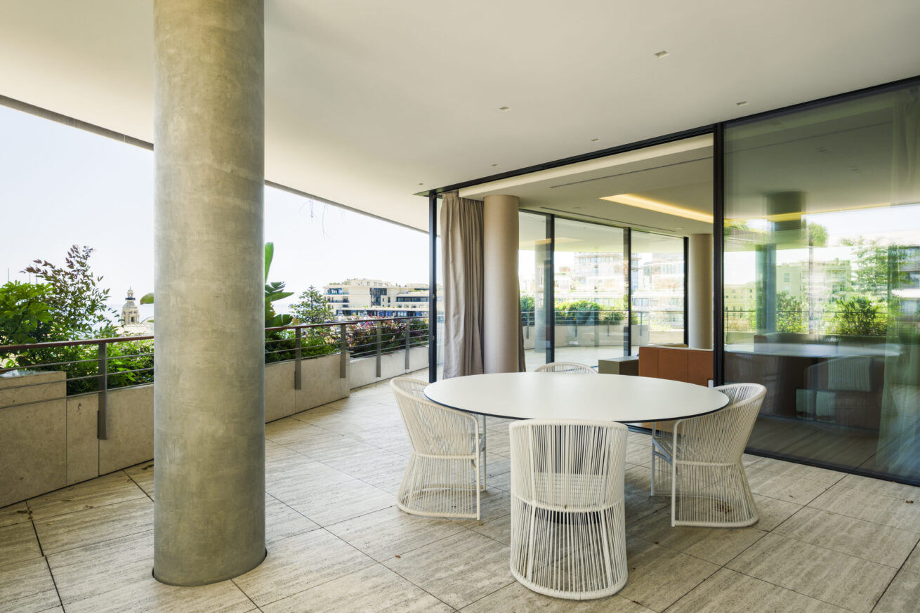Balcony of the 5-bedroom apartment for rent in La Petite Afrique