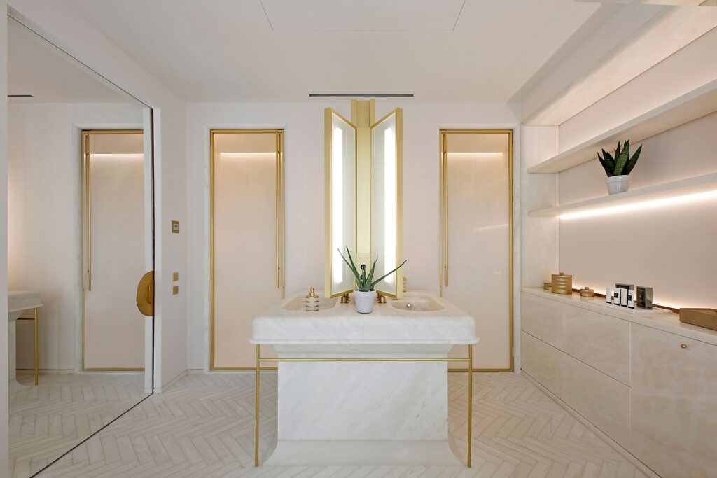 Marble bathroom of the 4-bedroom apartment to rent in One Monte-Carlo