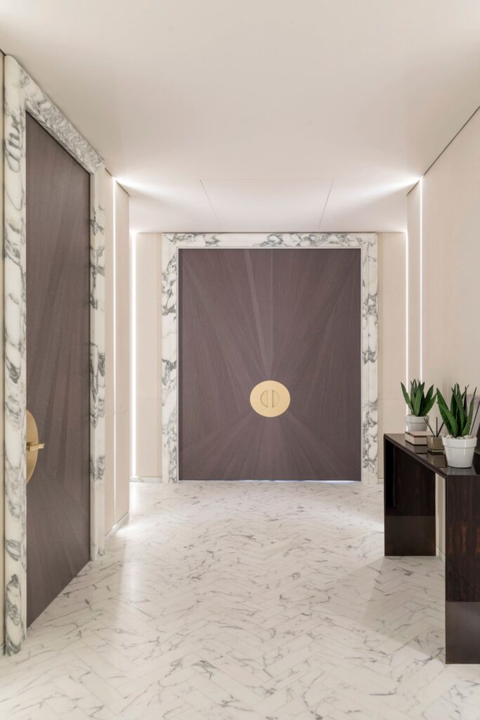 Entrance hall of the 4-bedroom apartment for rent in One Monte-Carlo