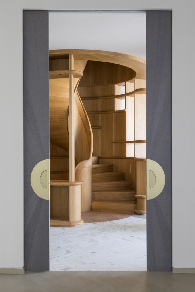 One Monte-Carlo rental flat staircase
