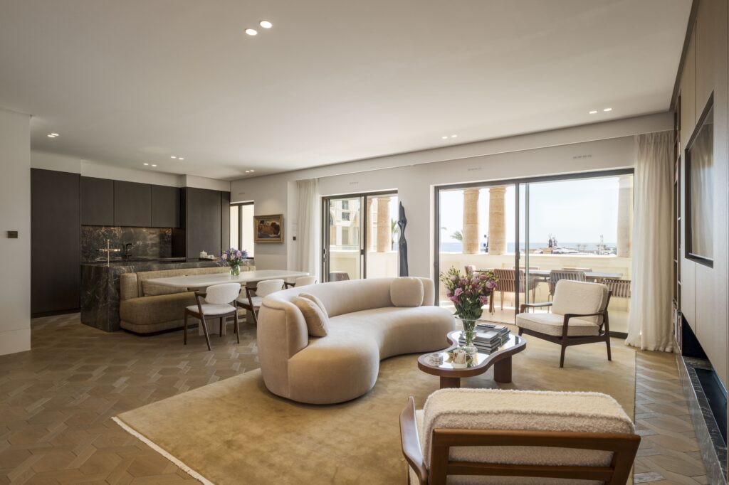 Seaside Plaza 3-bedroom apartment for sale