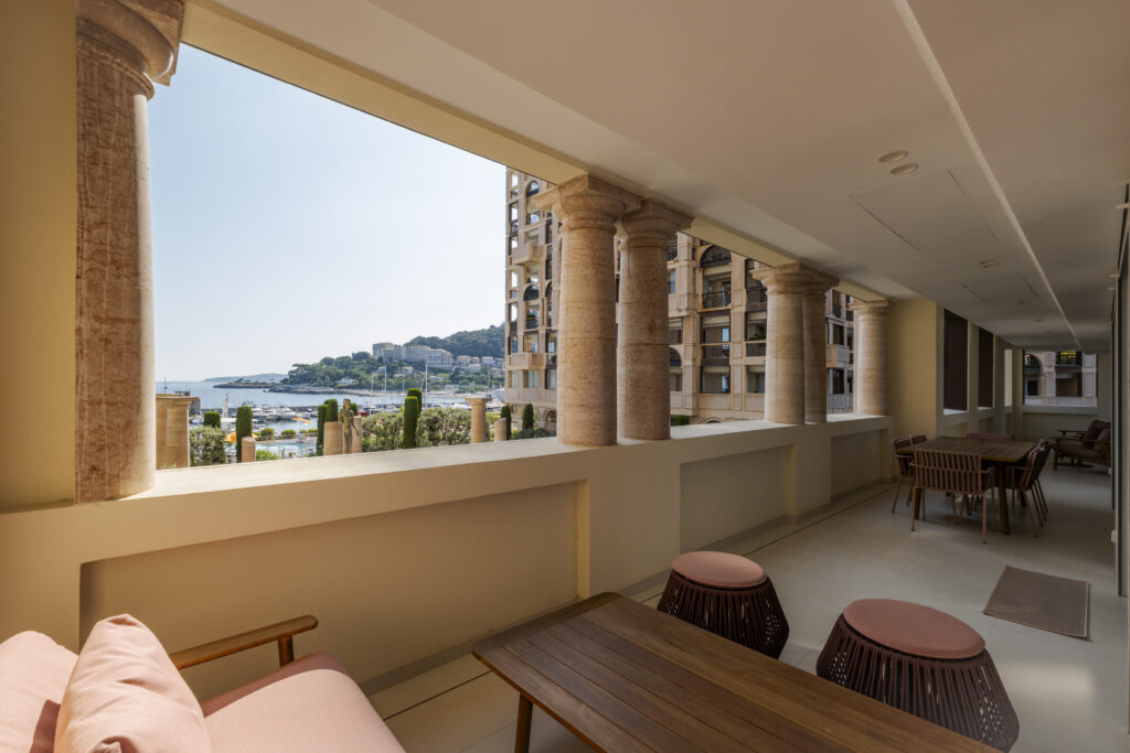 Balcony in Seaside Plaza