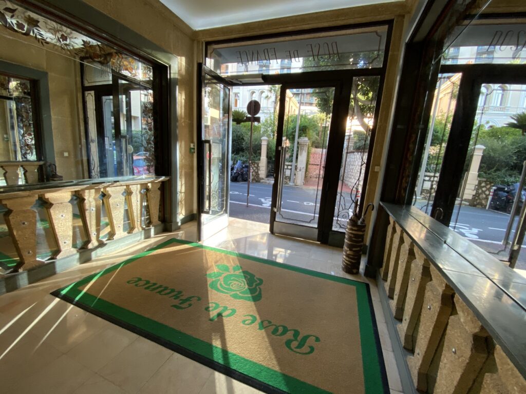 Rose de France entrance lobby