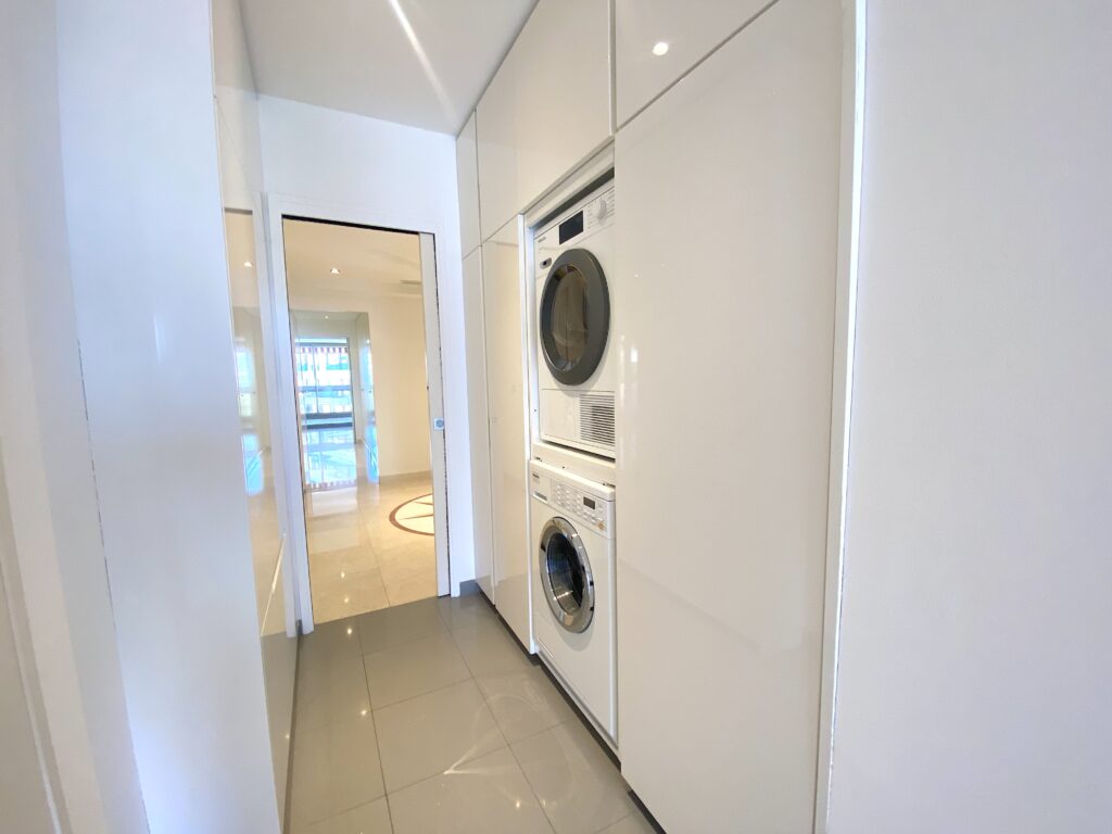 Park Palace 3-bedroom utility room