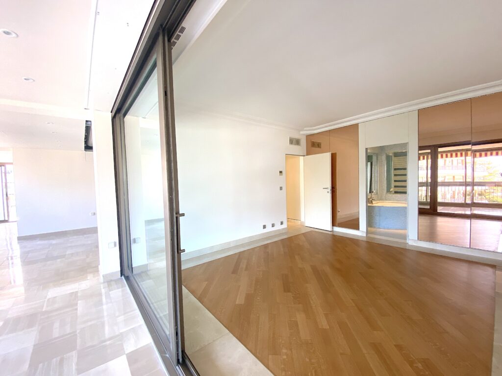 3-bedroom apartment in Park Palace for rent