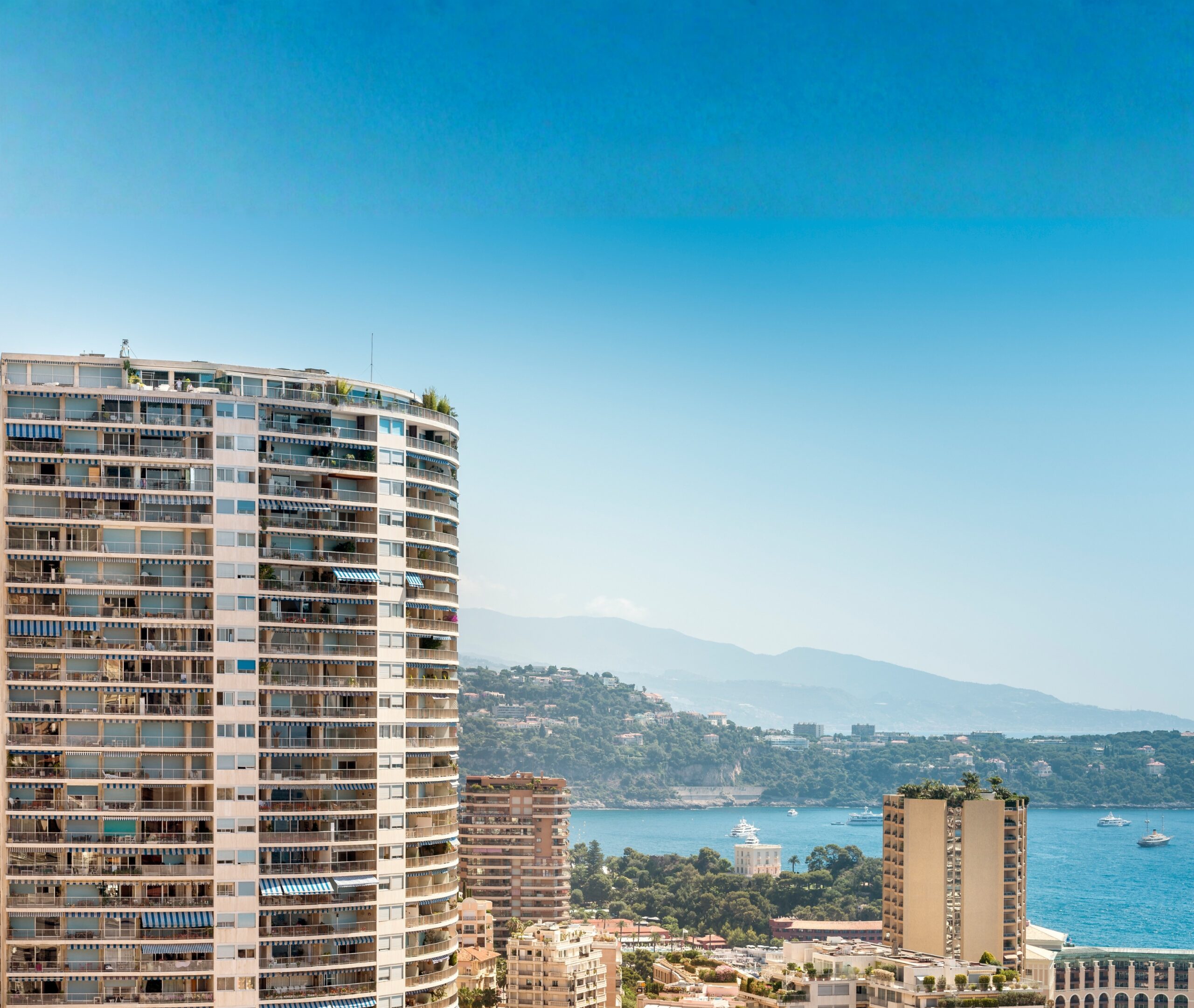 Château Périgord II residential tower overlooking the Mediterranean in La Rousse Monaco