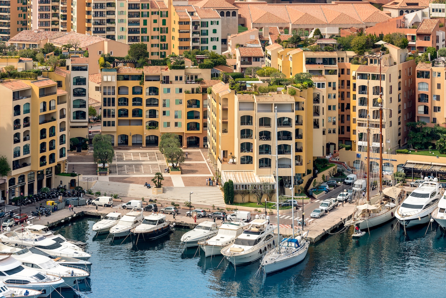Le Cimabue residence overlooking Fontvieille marina in Monaco