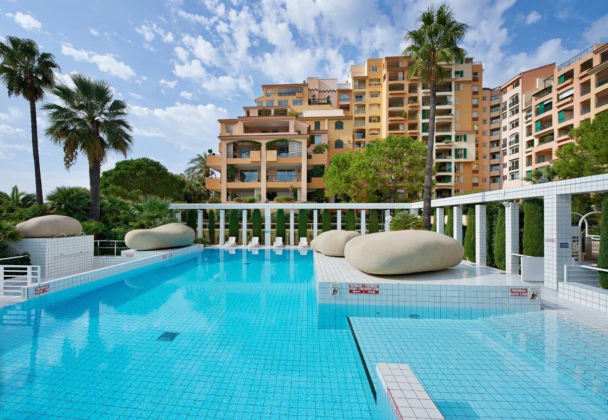 Cyclades pool in Monaco