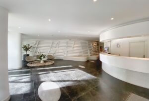 Le Stella building's concierge and entrance hall