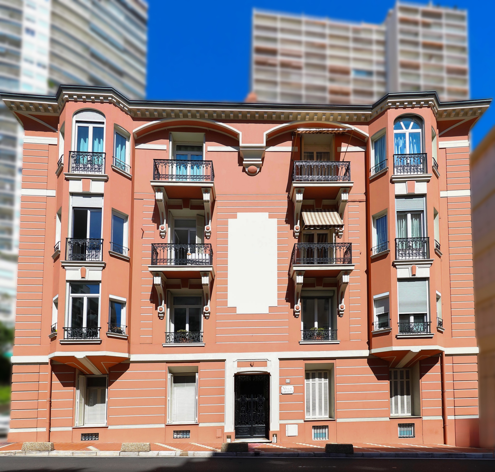 Villa Loretta residential building façade in Monaco
