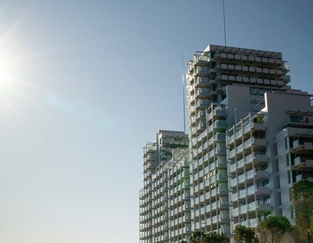 Le Renzo pictured from the promenade in Mareterra