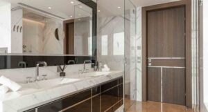 Marble bathroom in Tour odeon