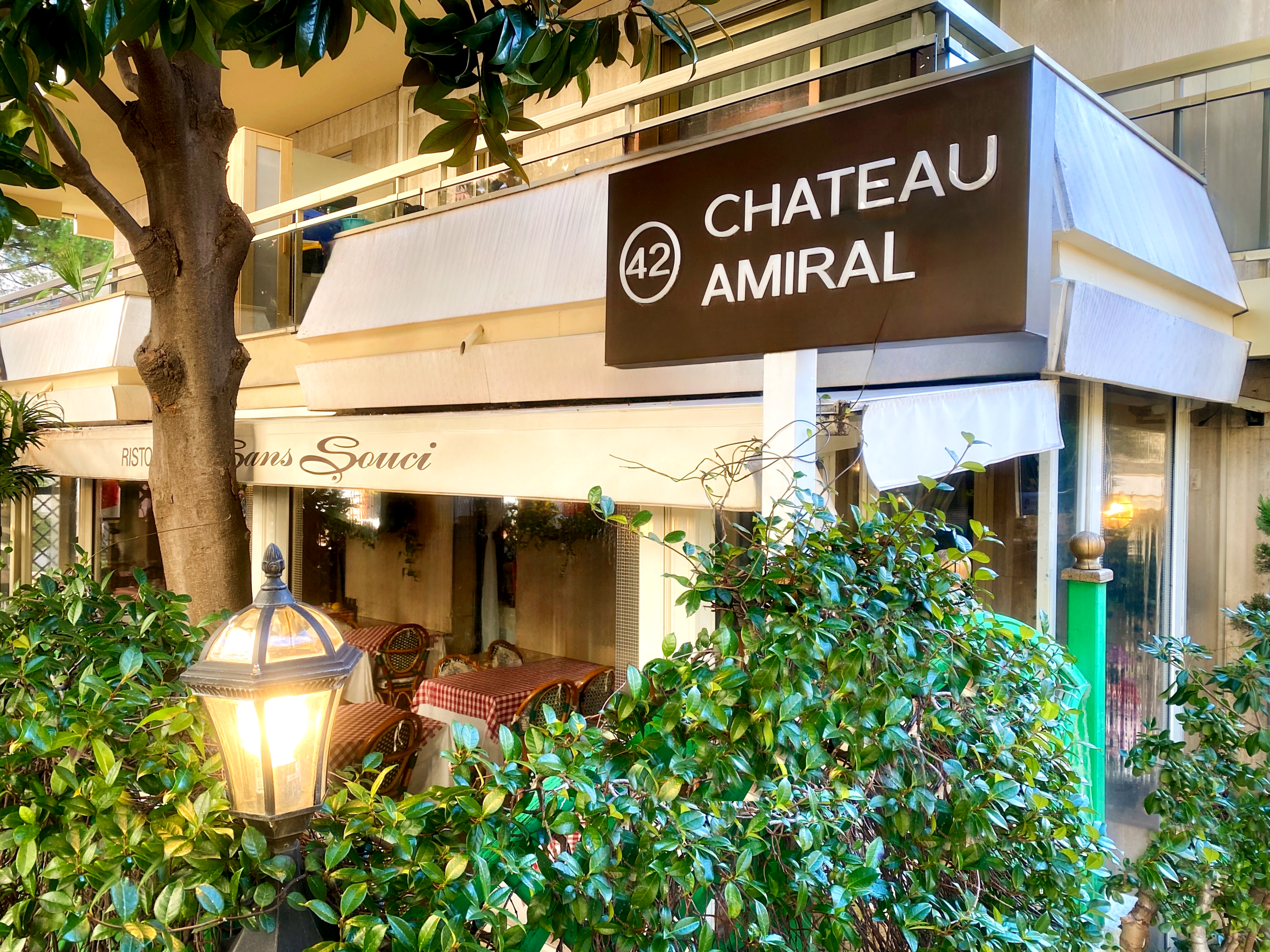 Chateau Amiral building from the outside