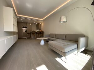 Living area in 1-bedroom apartment in Chateau Amiral