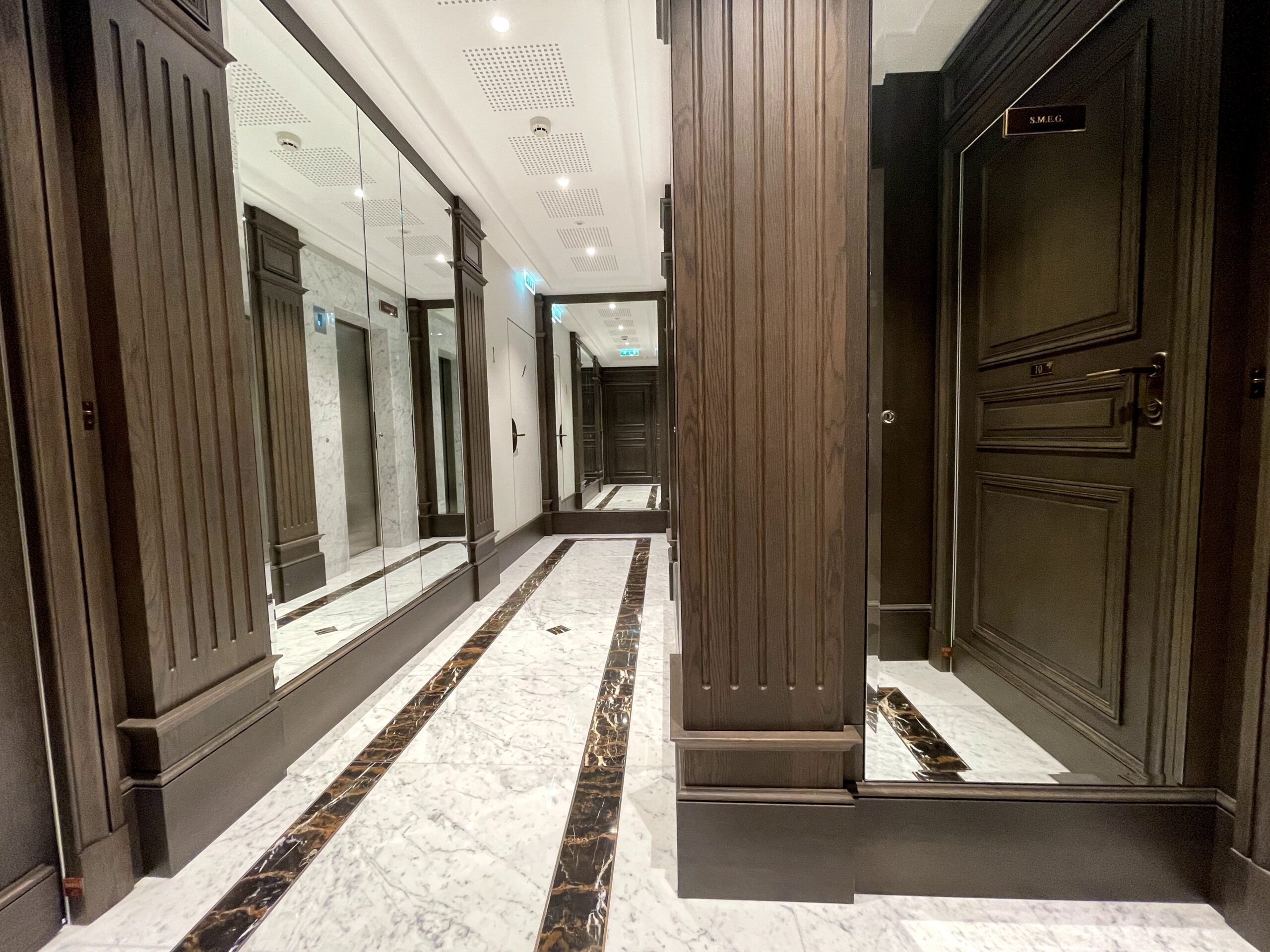 Entrance and the corridor in Villa Palazzino